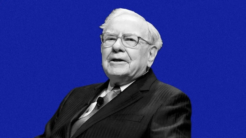 Warren Buffett Cash Strategy: Why Berkshire's $373B Pile Is His Biggest Advantage
