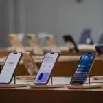 Apple Stock Holds Steady After Buffett Trims Stake